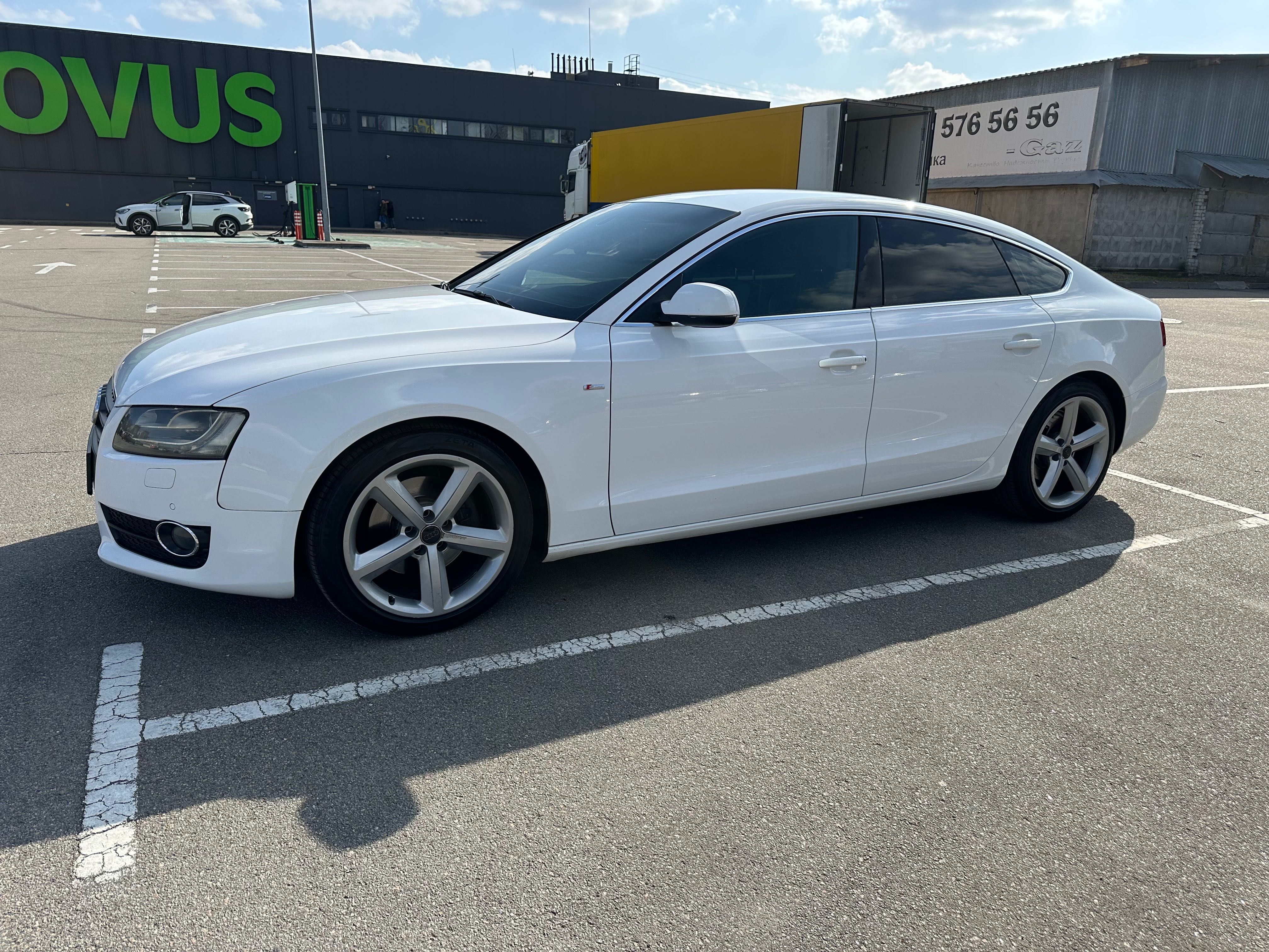 AUDI A5 2011 Дизель 2.0   5 Дверей