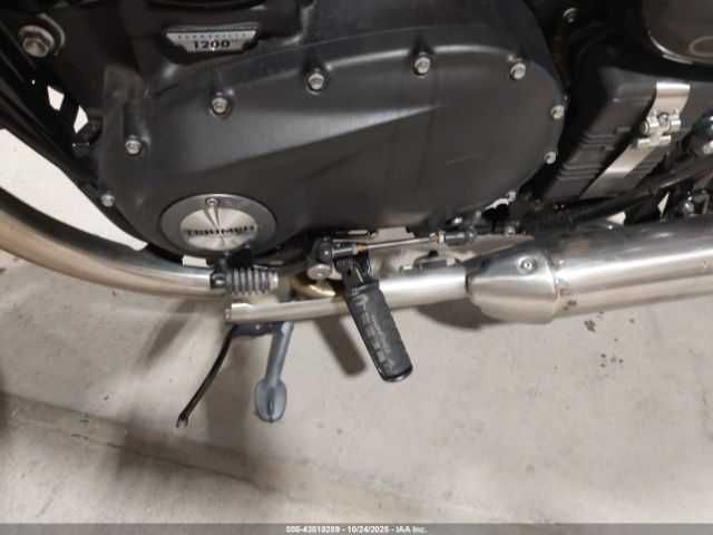 Triumph Motorcycle Bonneville Bobber 2022