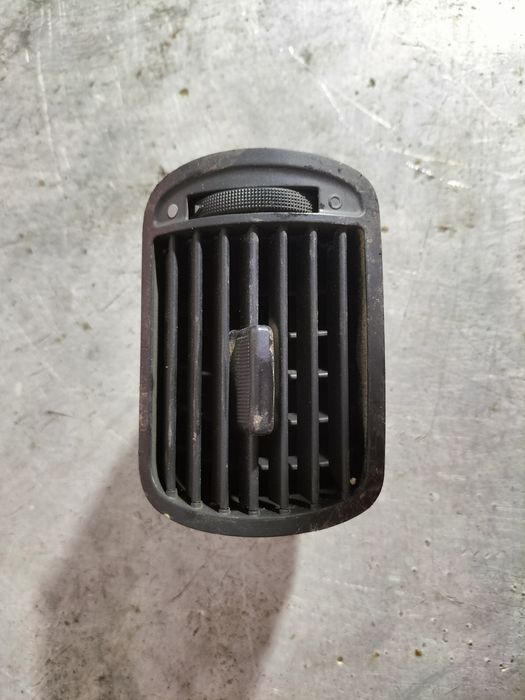Kratka nawiewu powietrza prawa Audi A3