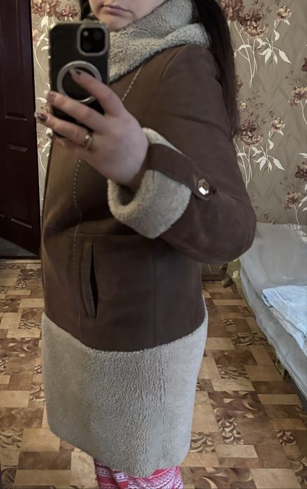 Продам натуральную дубленку.