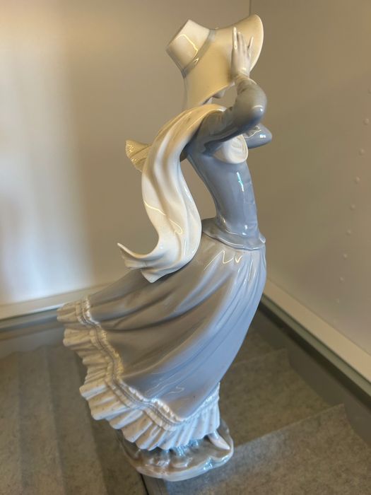 Lladró - Spring Breeze (4936)