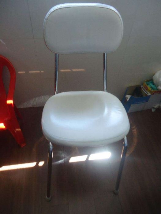 Vende-se 3 cadeiras de cozinha