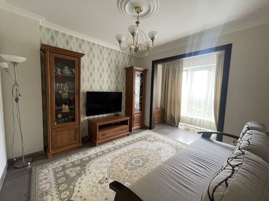 Продаж 3 кім.кв., вул.Гмирі 18, метро 7 хв.