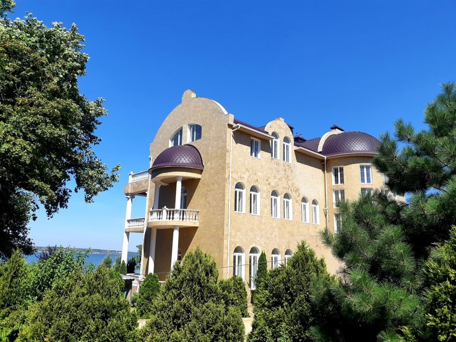 Продаю клубний будинок м.Миколаїв