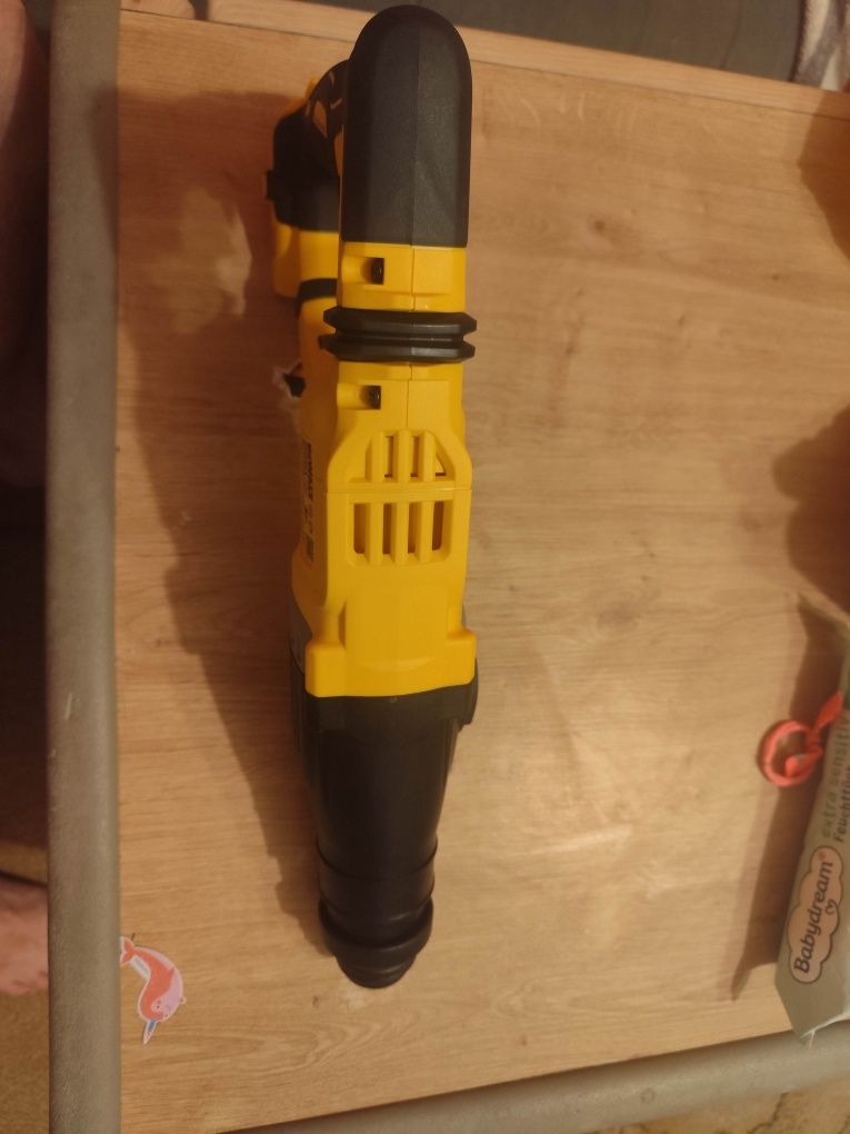 Młotowiertarka DEWALT DCH263