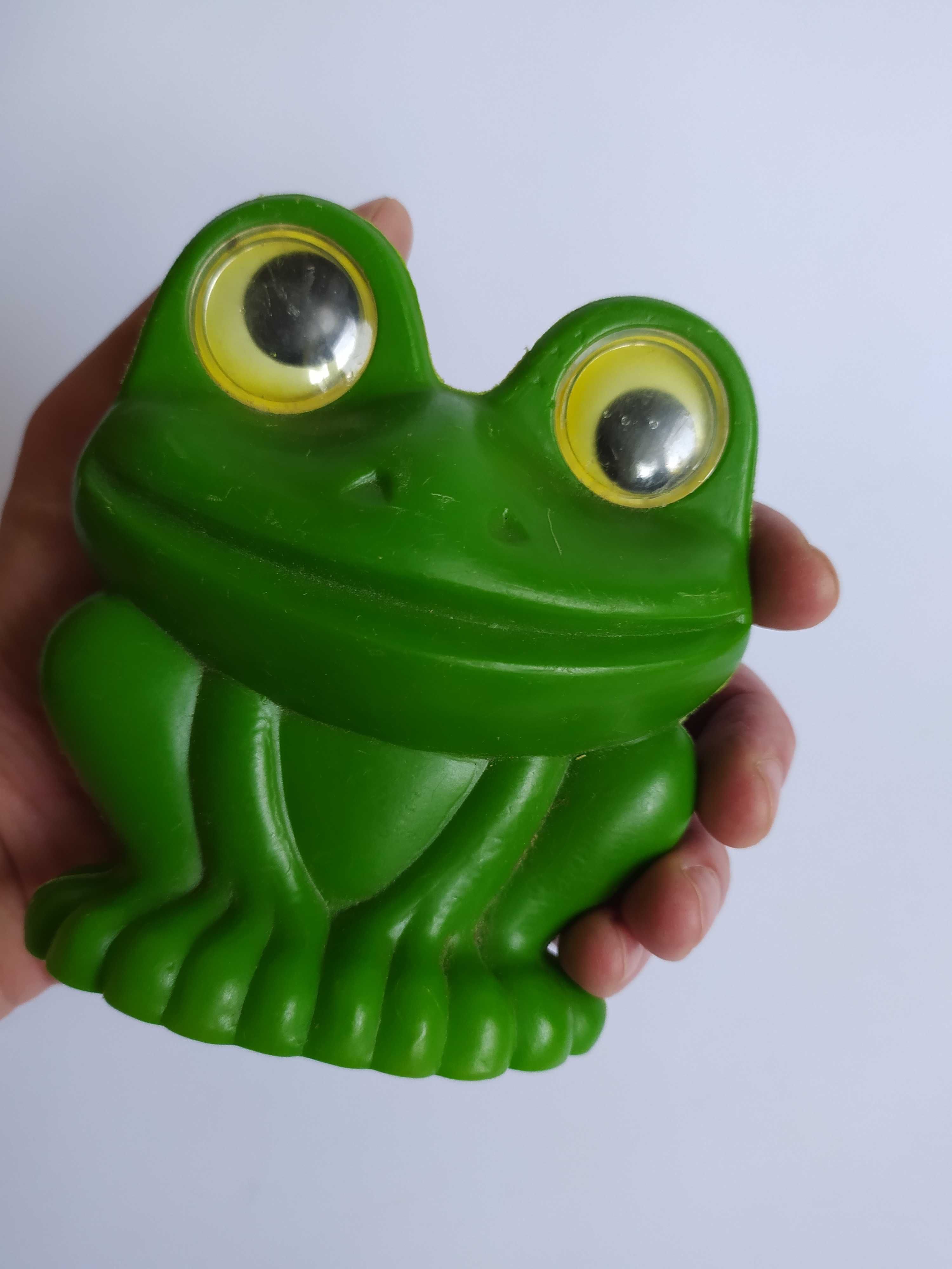 Игрушка дутыш Зелёная лягушка с бегающими глазами жабка ссср