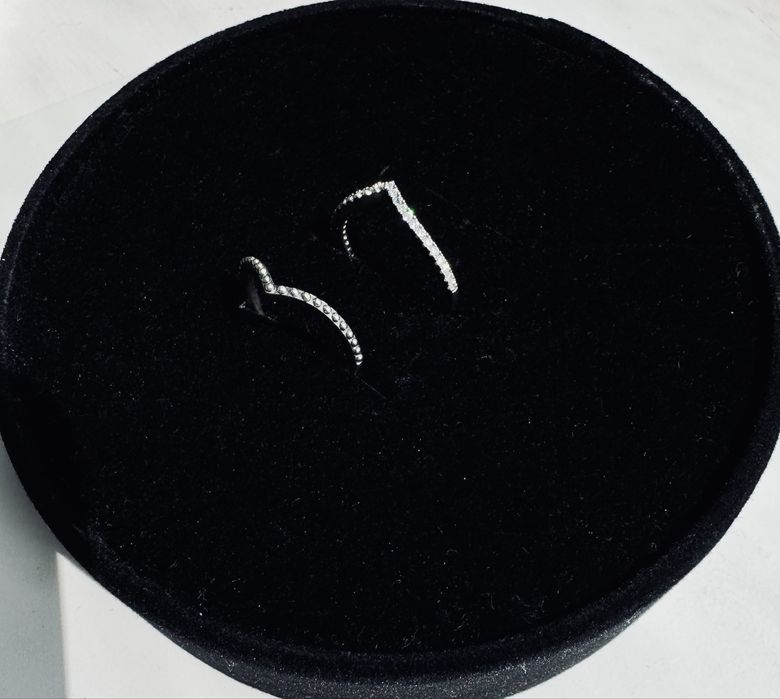 PANDORA. Каблучки, браслети, сережки, прикраси на шию.