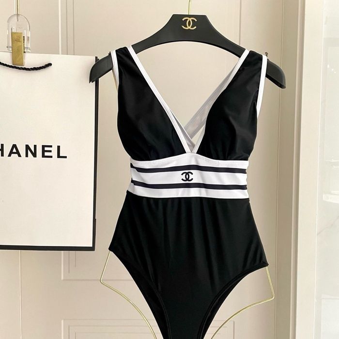 Купальник chanel  розмір л, м