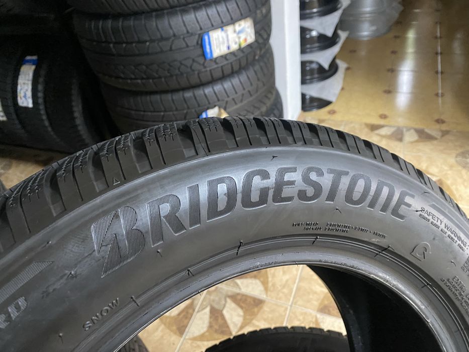 205/60/16 96Н Bridgestone BLIZZAK LM005 ( RUN FLAT )