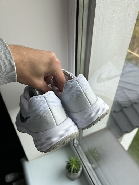 Кросівки Nike Revolution 6 White Platinum