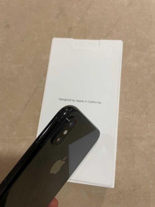 IPhone X 64GB c/ capas e peliculas