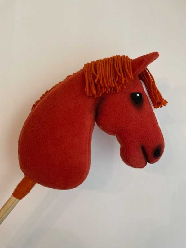 Hobby horse kasztanowaty