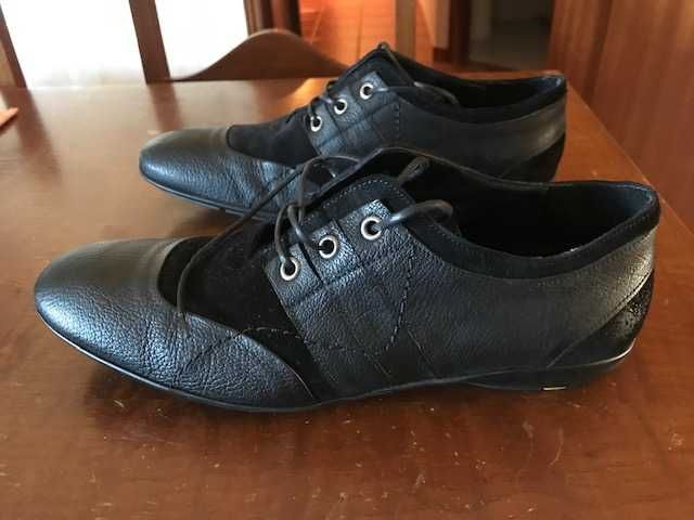 Sapatos novos, ideal para celebrações e festas