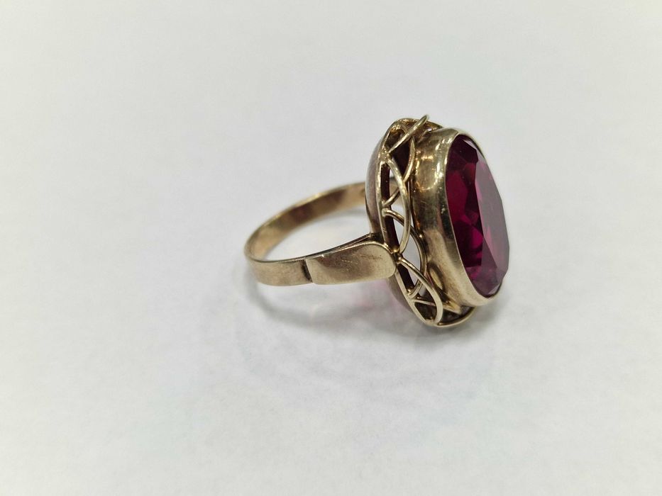 Złoty pierścionek/ 333/ 6.99 gram/R13/ Korund/ Niemcy/ XX wiek