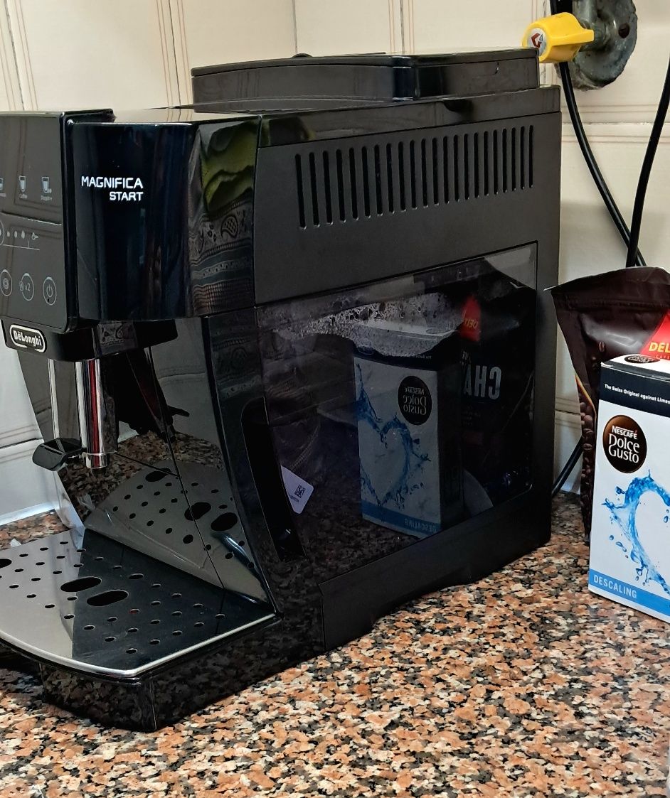 Máquina de Café Automática De'Longhi