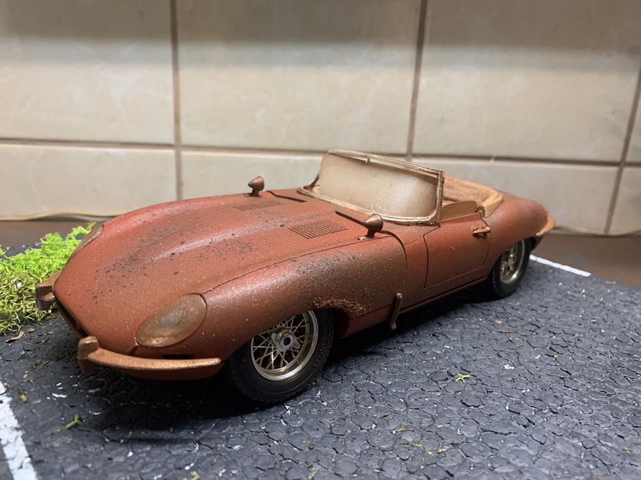 Model jaguar e-type rdza 1:18