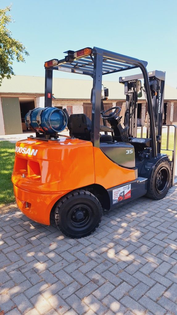 Wózek widłowy Doosan G35C-5 z 2014r stan bdb UDT widlak