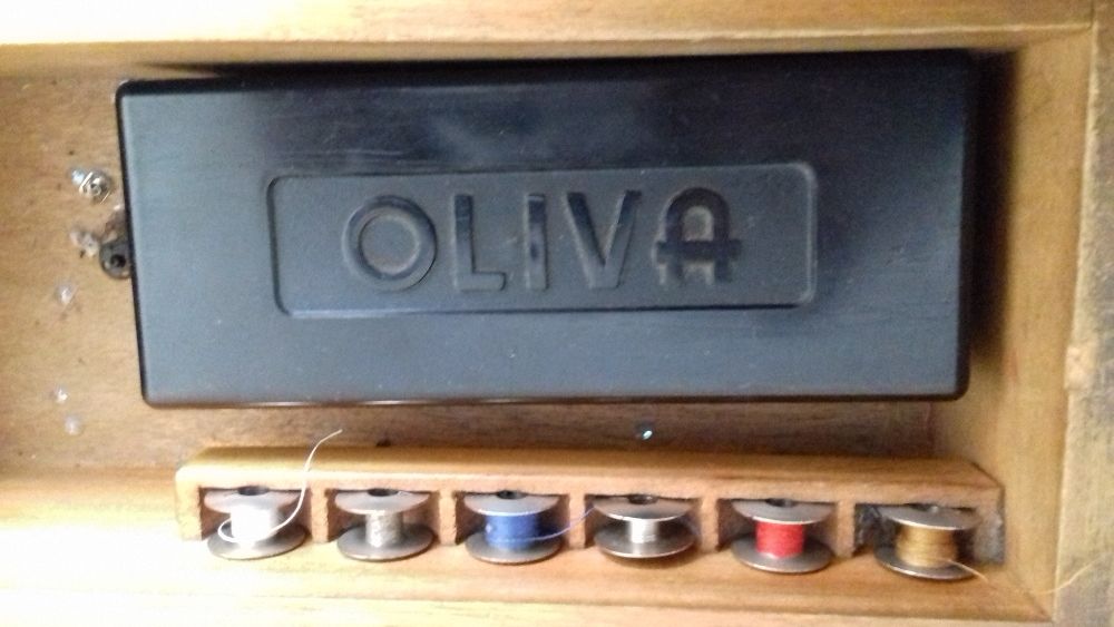 Máquina de Costura Oliva antiga 1962 a funcionar, garantia vitalicia