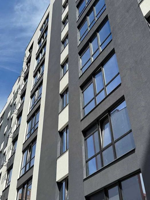 Терміново! Однокімнатна з панорамним видом!