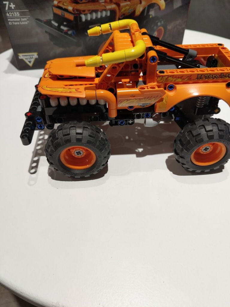 LEGO technic 42135