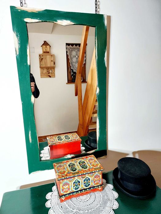 Lustro i stolik unokatowy komplet