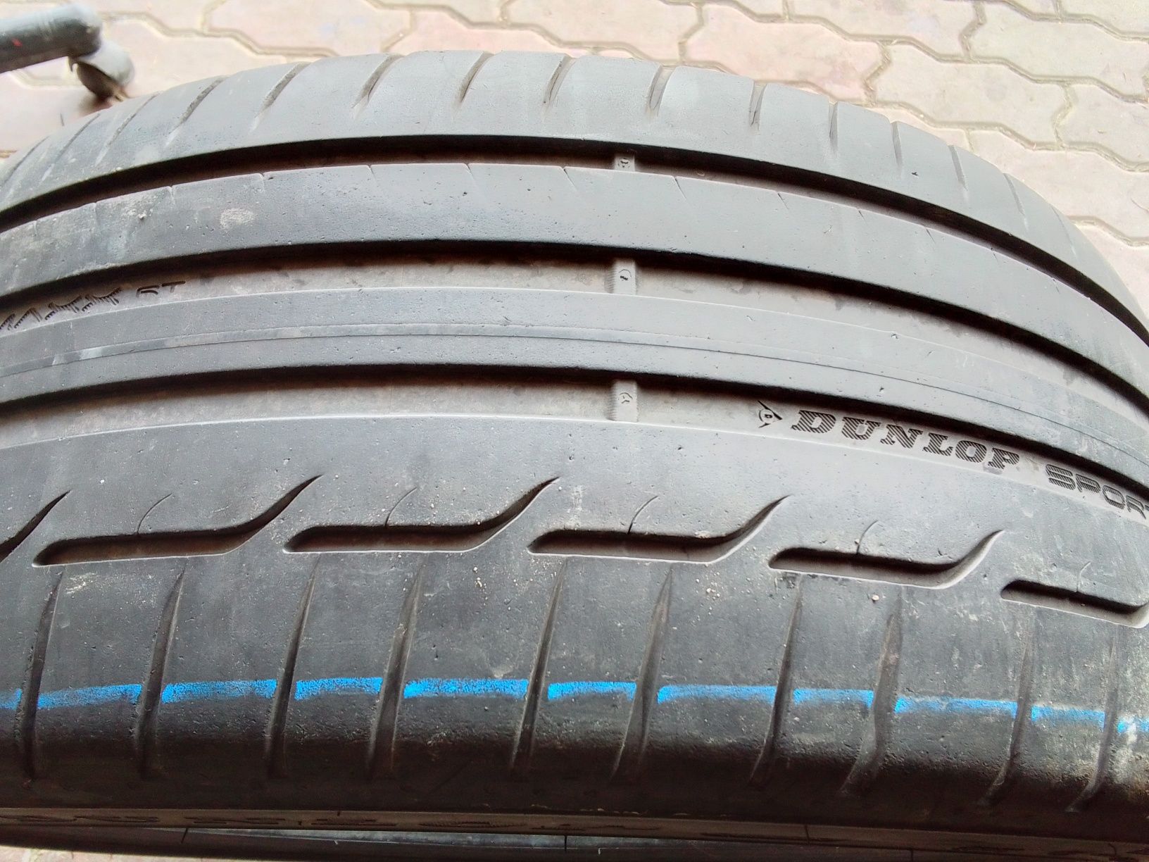 Opona letnia 235/40r19 DUNLOP 2023r