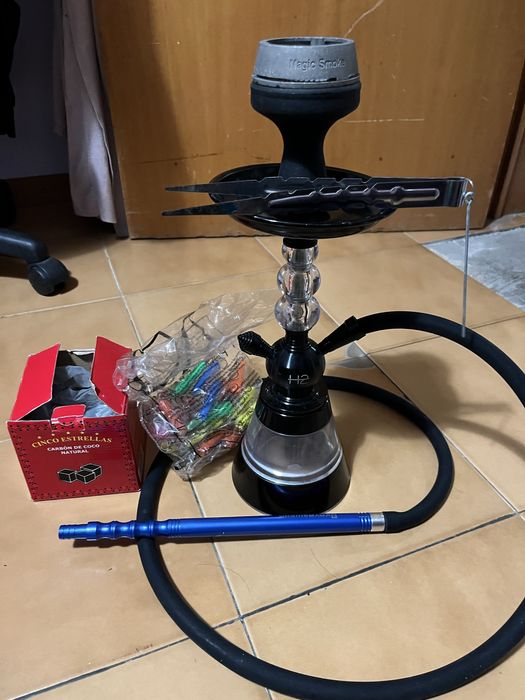 Shisha, carvão, boquilhas, pinça, mangueira