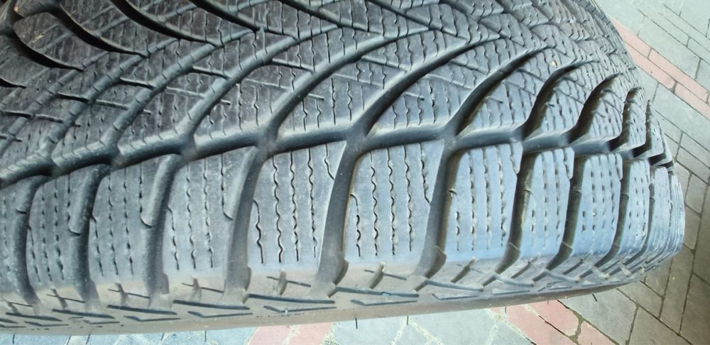 Комплект резини з дисками. Зима. GoodYear Ultragrip 195/60R15
