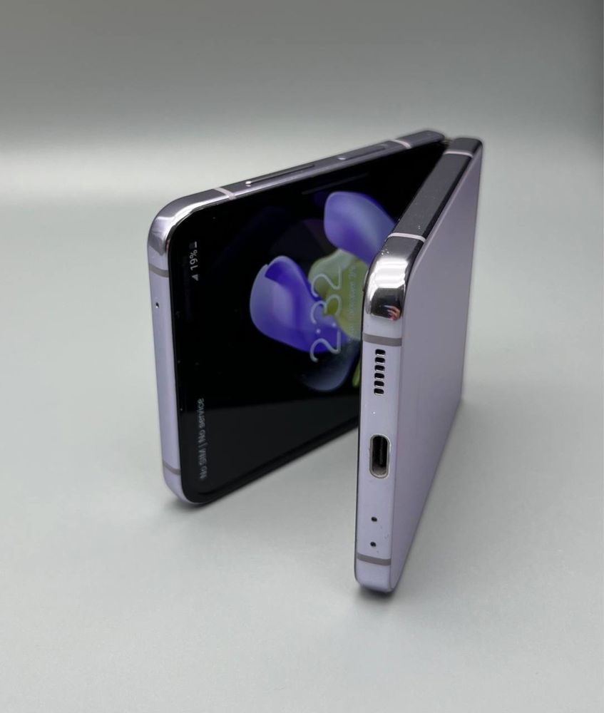 Супер-гнучкий Samsung Galaxy Z Flip3 5G 8/128 гарантія!