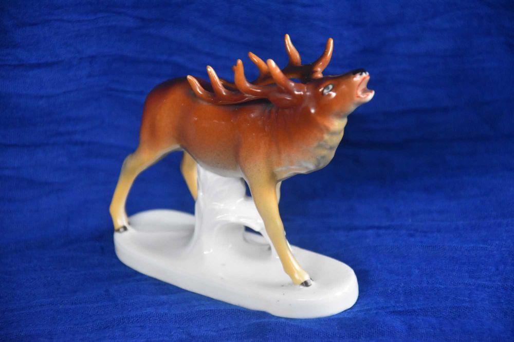 Figurka jeleń na rykowisku fabrykaWeiß, Kühnert&Co Grafenthal 1900 rok
