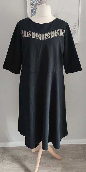 Nowa czarna elastyczna sukienka wstawka koronka Sheego 52