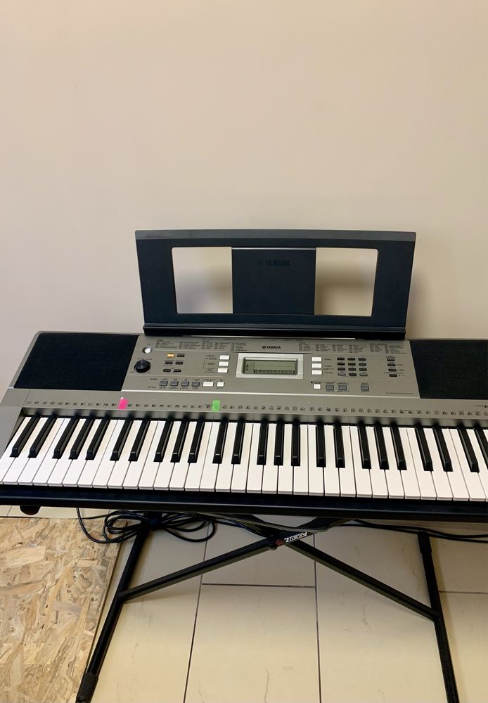 Keyboard Yamaha PSR E353