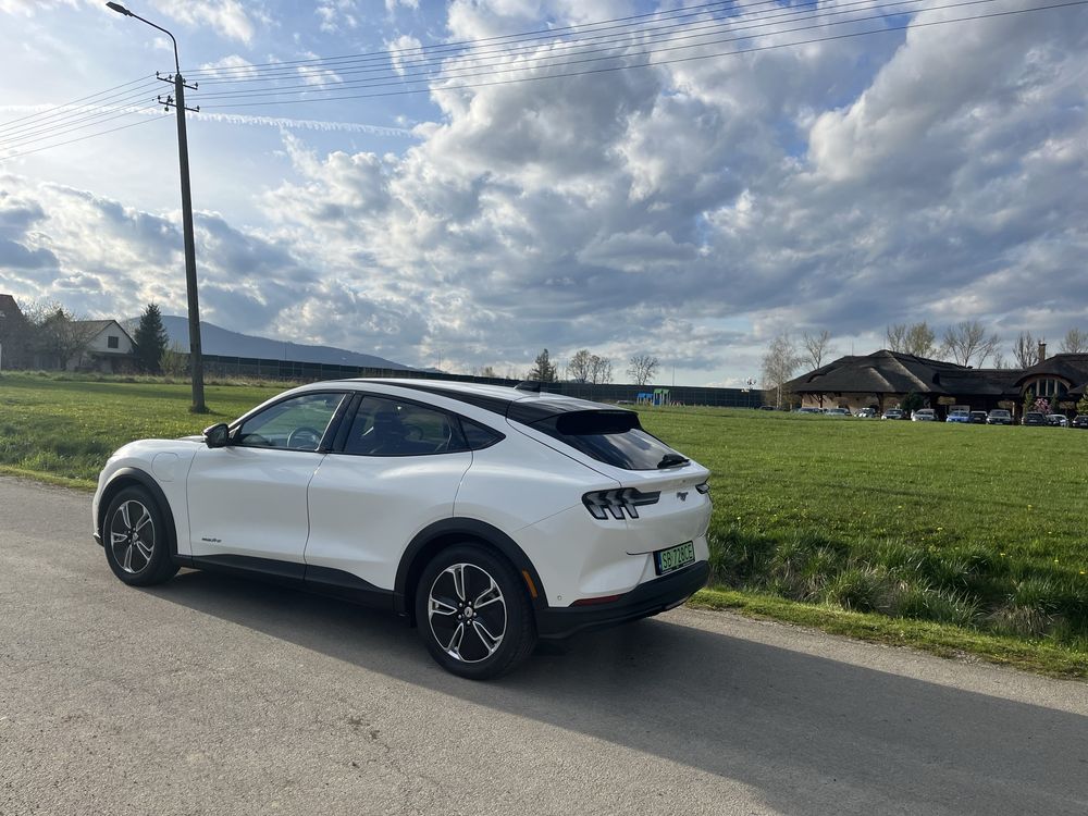 Auto samochod elektryk do ślubu Ford MUSTANG MACH E