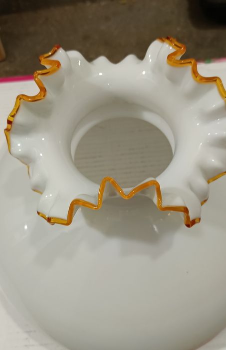 Stare klosze do lamp naftowych.