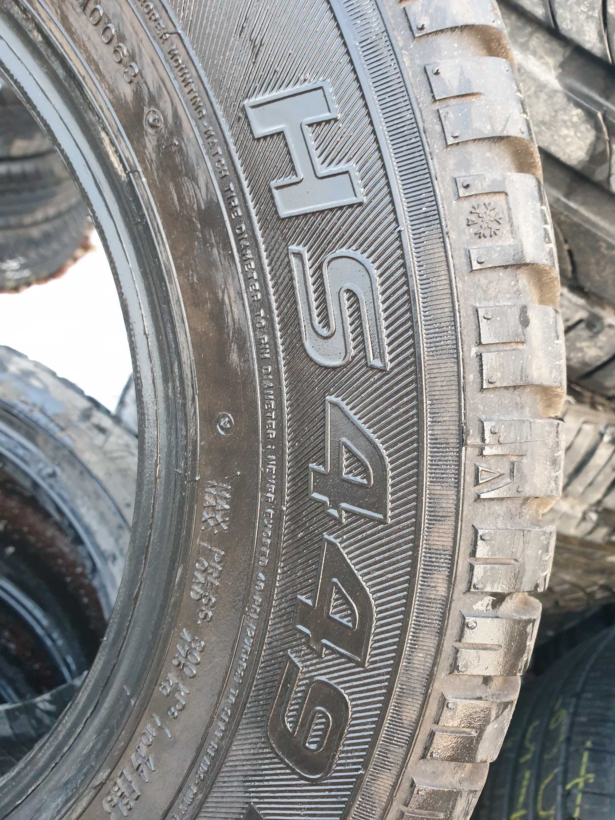 Opona używana zimowa 175/70R13 Falken Eurovinter HS449 1szt.