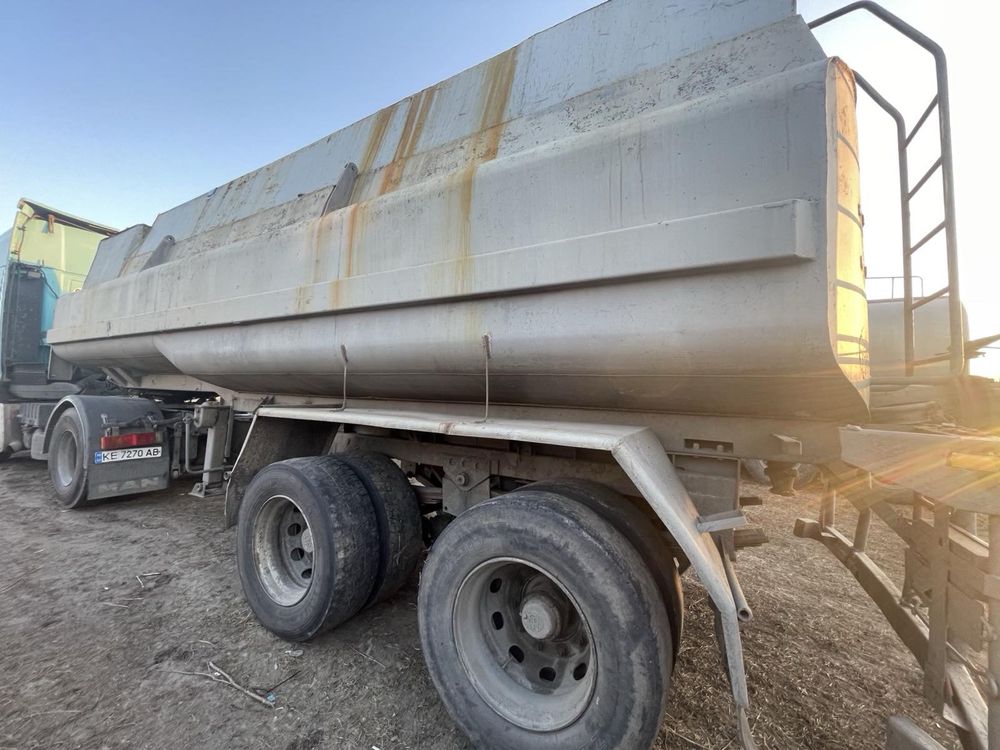 Продам напівпричіп цистерна 30 кубів