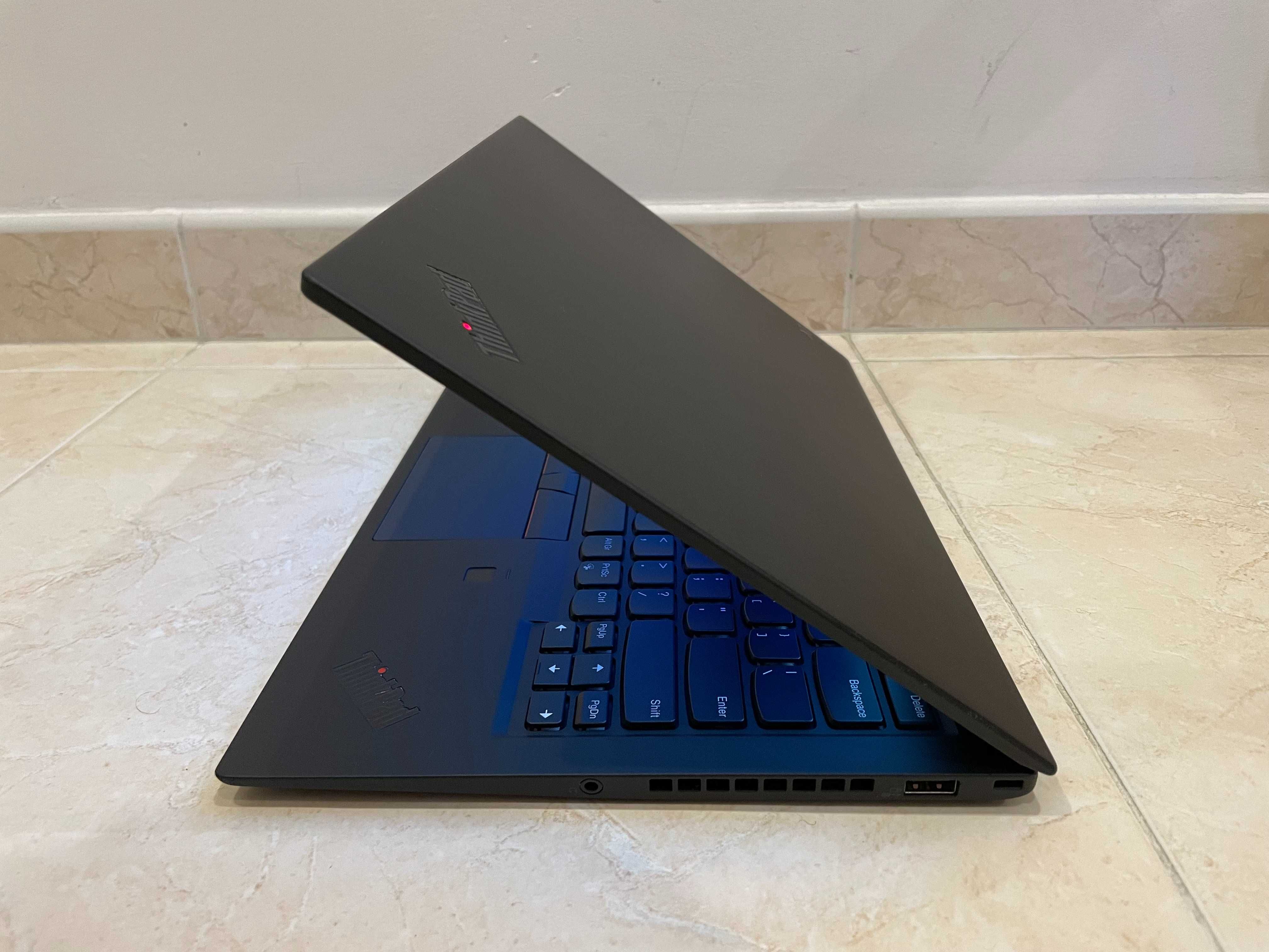 Lenovo ThinkPad X1 Carbon Gen 6 - i7-8650U/16GB RAM/240GB SSD NVMe