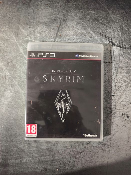 PS3 Grand Theft Auto V e PS3 The Elder Scrolls V: Skyrim