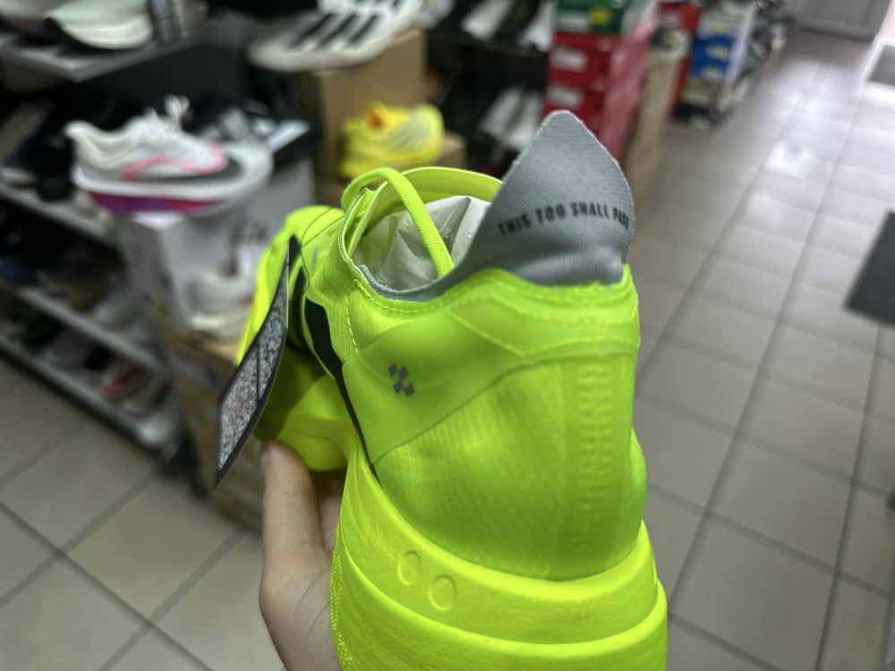 Бігові кросівки Adidas Adizero Adios PRO 4 ( РОЗМІР 38 )