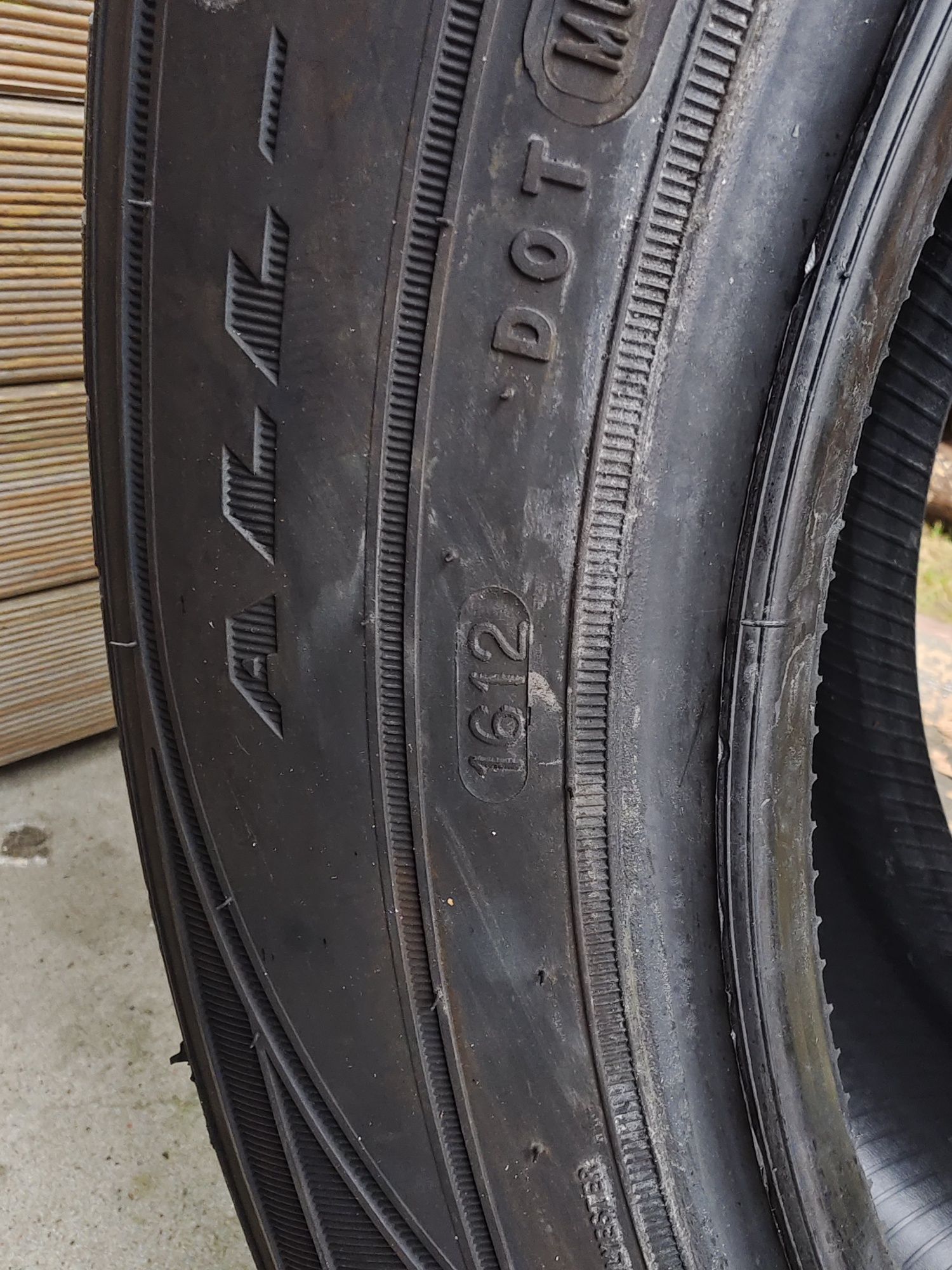 Sprzedam 1 oponę wielosezonowa całoroczna GOODYEAR ASSURANCE 225/60 R1