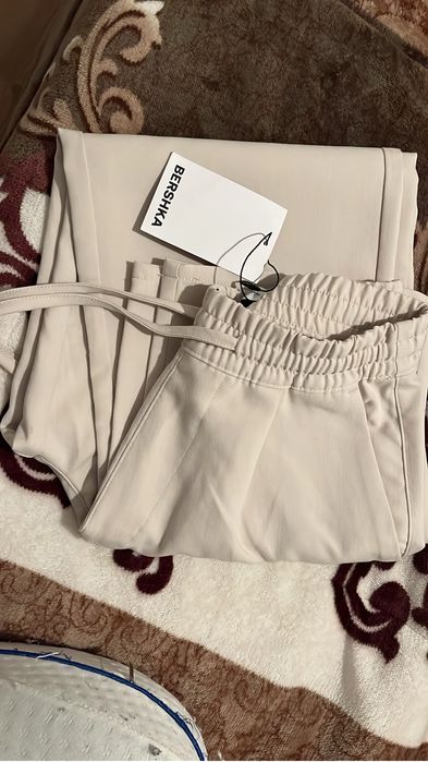 Calças bershka xs