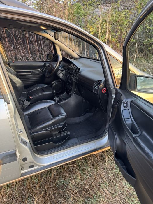 Продам Opel Zafira