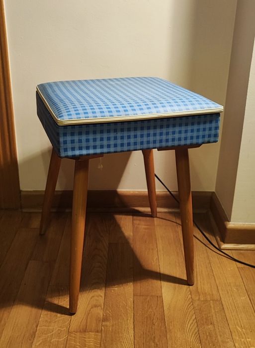 Stołek, taboret ze schowkiem vintage PRL