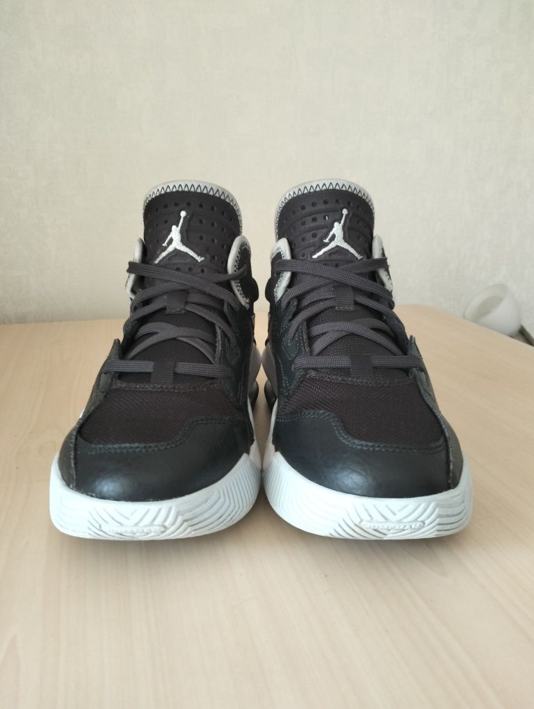Кросівки снікерси хайтопи Nike Jordan Stay Loyal 2