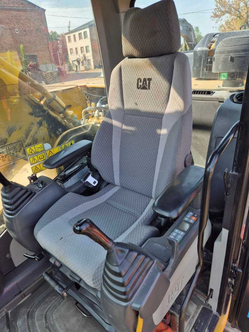 Продам Екскаватор 
CAT 336 Гідравлічна трансмісія
В робочому стані.