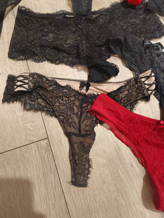 Komplet majtek koronkowych stringi brazyliany r.M 14 sztuk