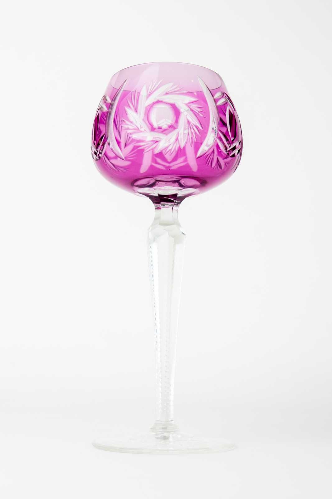 Purpurowy kryształowy kieliszek remer  Baccarat Val Saint Lambert?