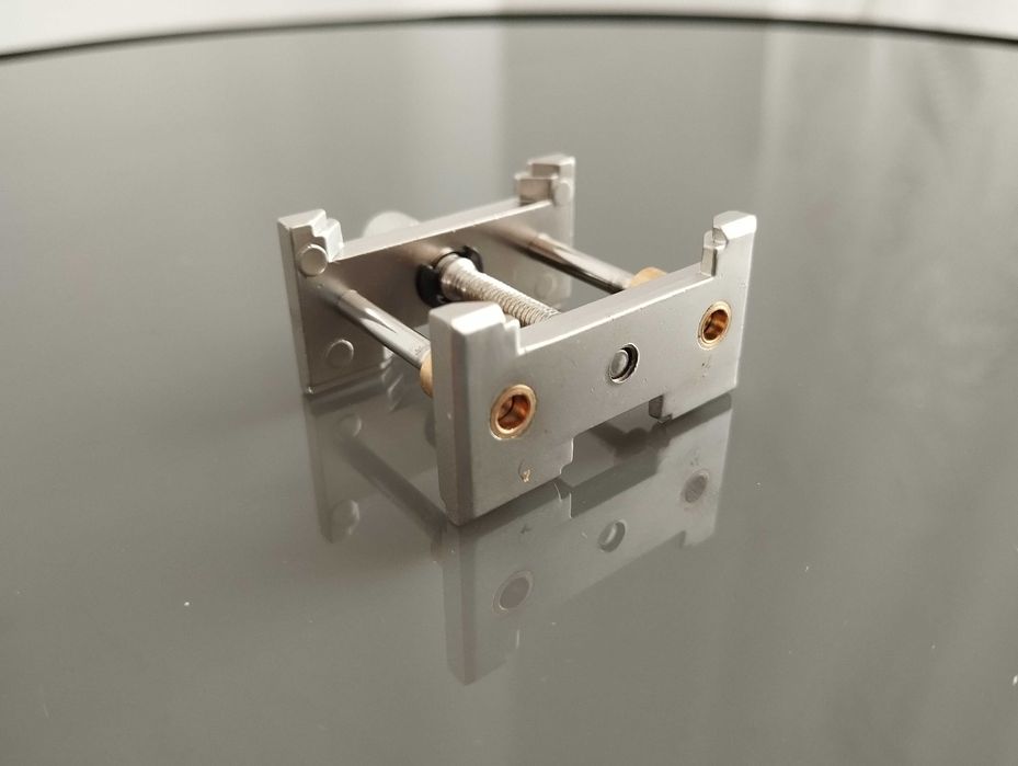 Podstawka zegarmistrzowska pod mechanizmy regulowana - nieużywana