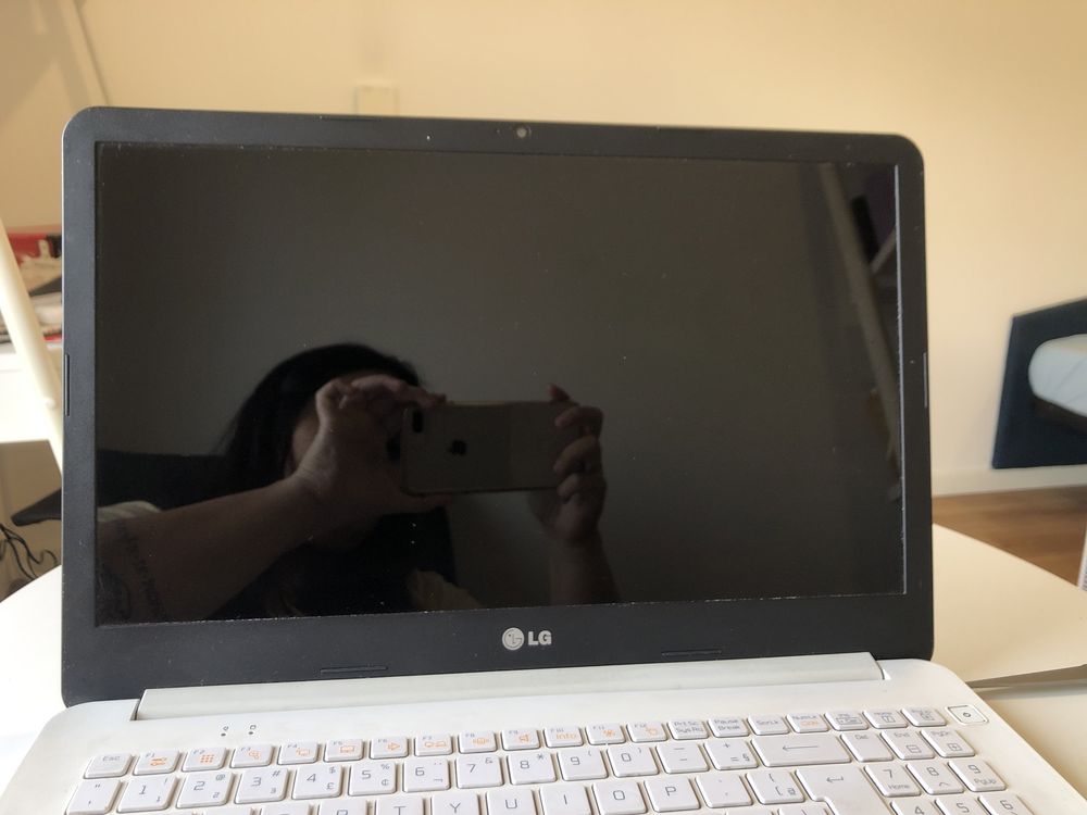 Notebook LG (liga em apenas 6 segundos e é super rápido)