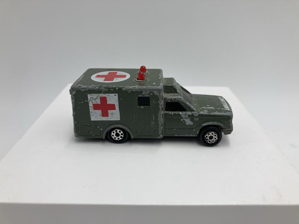 Majorette Sonic Flashers Ambulance Military Army karetka